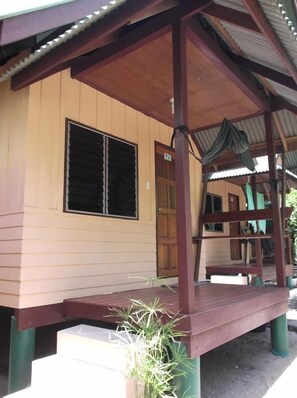 Fan Bungalow | Sacada