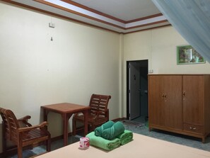 A/C Room Hot Shower | 免费 WiFi