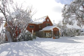 Front of property - Summit Ridge Alpine Lodge (Falls Creek)