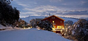 Exterior - Summit Ridge Alpine Lodge (Falls Creek)