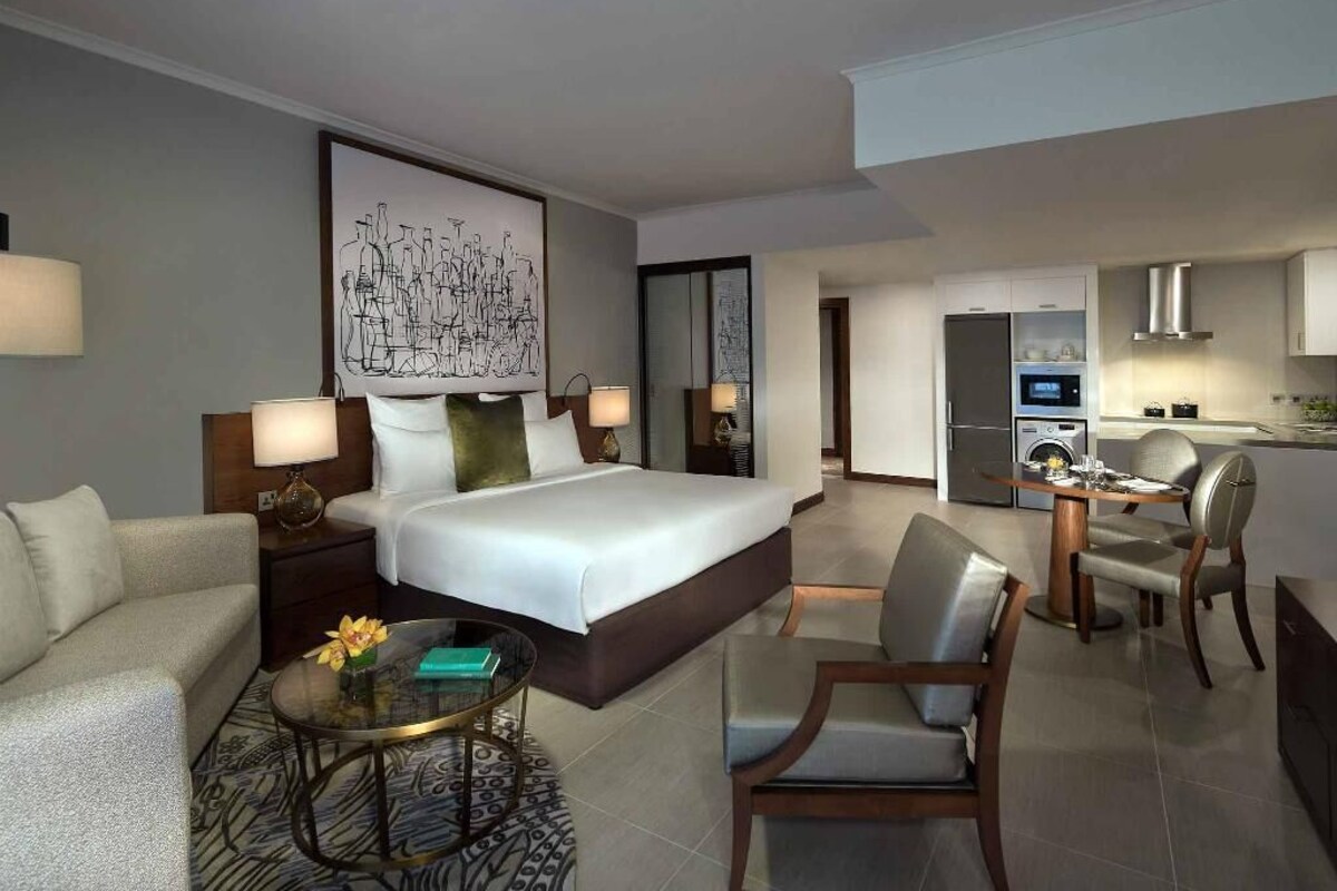Studio, 1 King Bed (Creek View) | 1 bedroom, premium bedding, in-room safe, desk