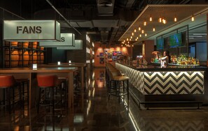 Rooftop bar, pool views, open daily - Pullman Dubai Creek City Centre Residences (Dubai)