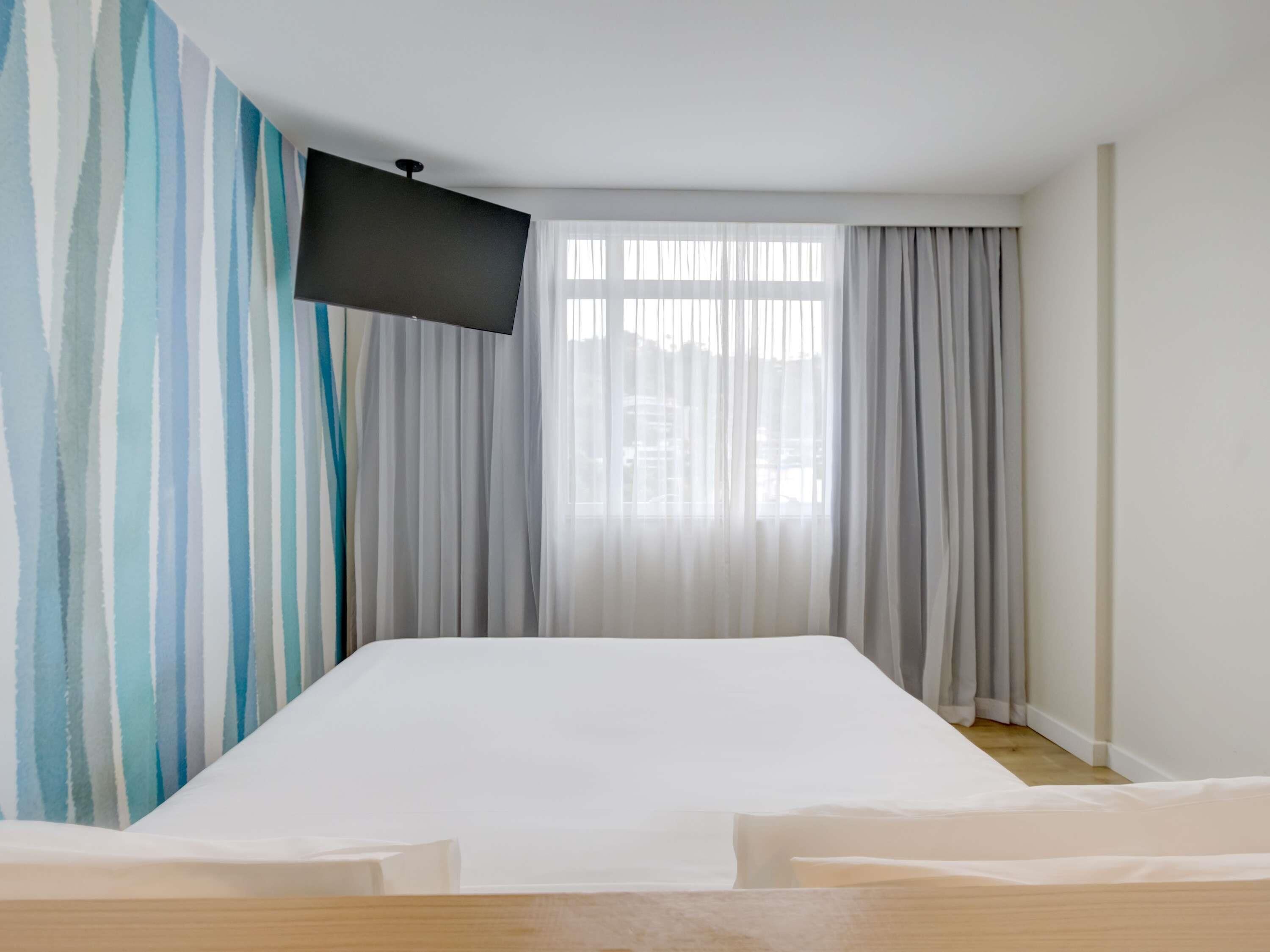 Habitación estándar, 1 cama matrimonial | Minibar, escritorio, cunas gratuitas y wifi gratis 