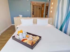 1 bedroom, minibar, desk, free cribs/infant beds