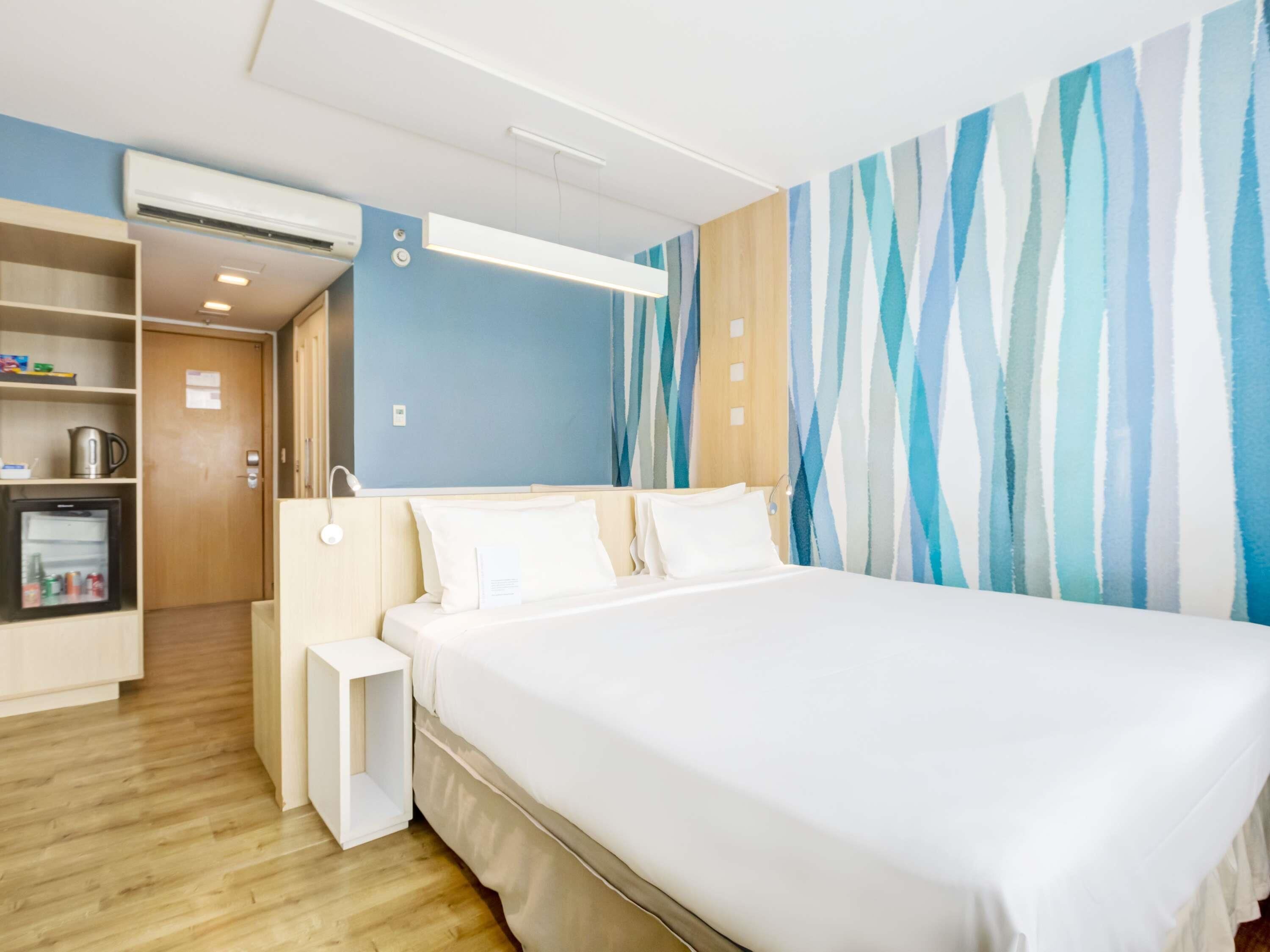Minibar, Schreibtisch, kostenlose Babybetten, kostenloses WLAN