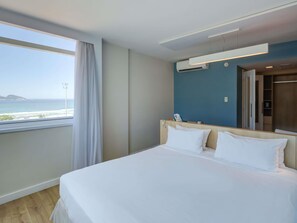Privilege, Kamer, 1 tweepersoonsbed, uitzicht op oceaan | Een minibar, een bureau, gratis babybedden, gratis wifi