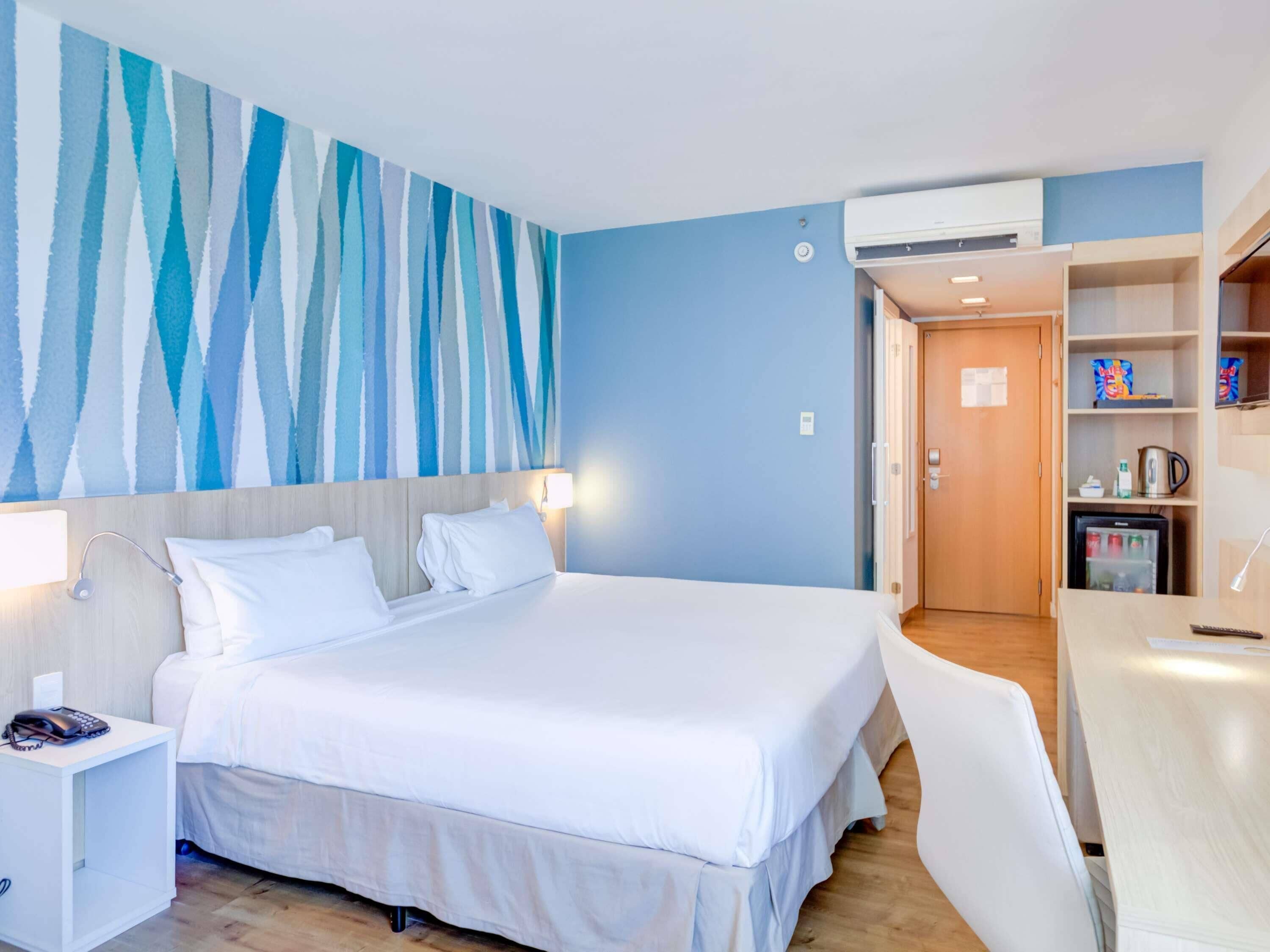 Quarto standard, 1 cama de casal e sofá-cama | Frigobar, escrivaninha, berços grátis, Wi-Fi de cortesia