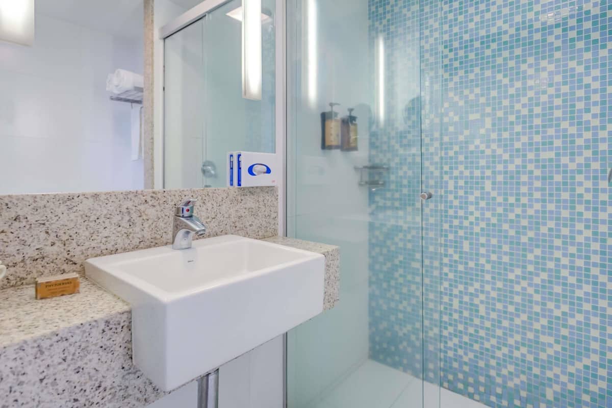 1 bedroom, minibar, desk, free cribs/infant beds