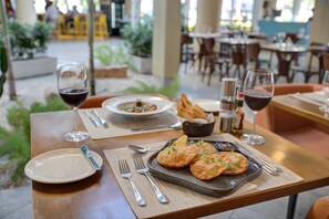 Restaurant - Mercure Rio de Janeiro Barra Da Tijuca (Rio de Janeiro)