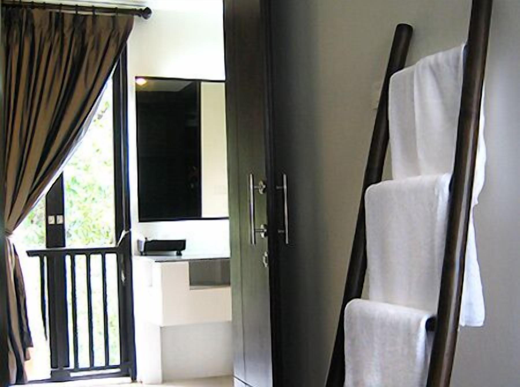 シャワー、バスアメニティ (無料)、ヘアドライヤー、タオル