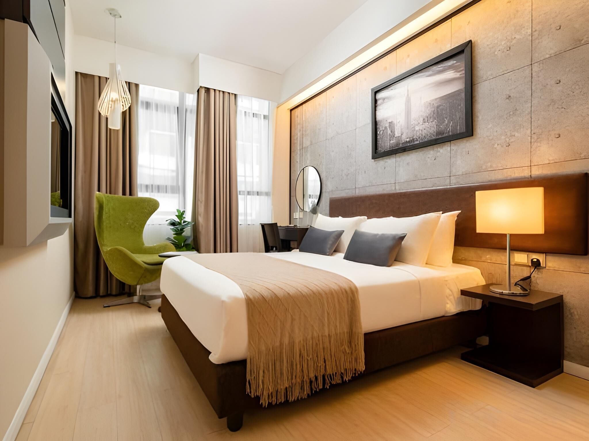 Minibar, desk, iron/ironing board, free WiFi