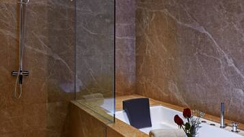 Shower, rainfall showerhead, free toiletries, hair dryer