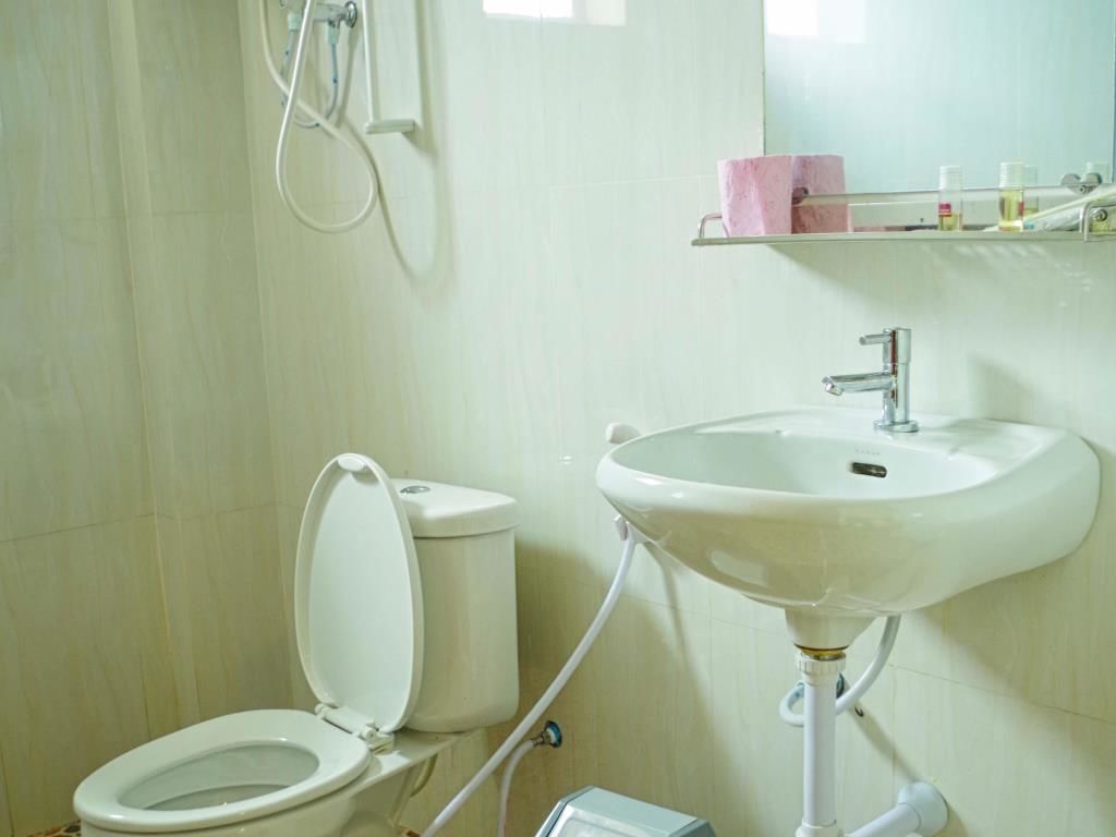 Family Quadruple Room, 1 Bedroom | Bathroom