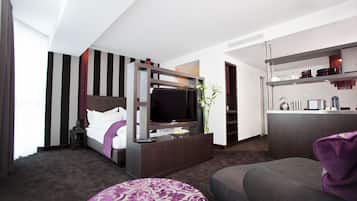 Hochwertige Bettwaren, Zimmersafe, laptopgeeigneter Arbeitsplatz