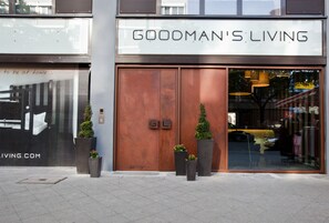 Exterior - Goodman's Living (Berlin)