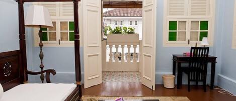 Loft | In-room safe, desk, iron/ironing board, free WiFi