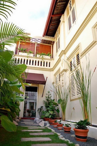 PalanquInn Heritage Suites