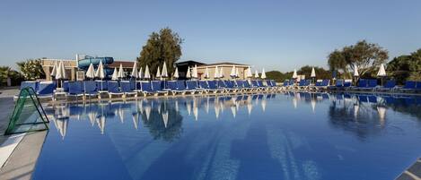 2 outdoor pools, pool umbrellas, pool loungers