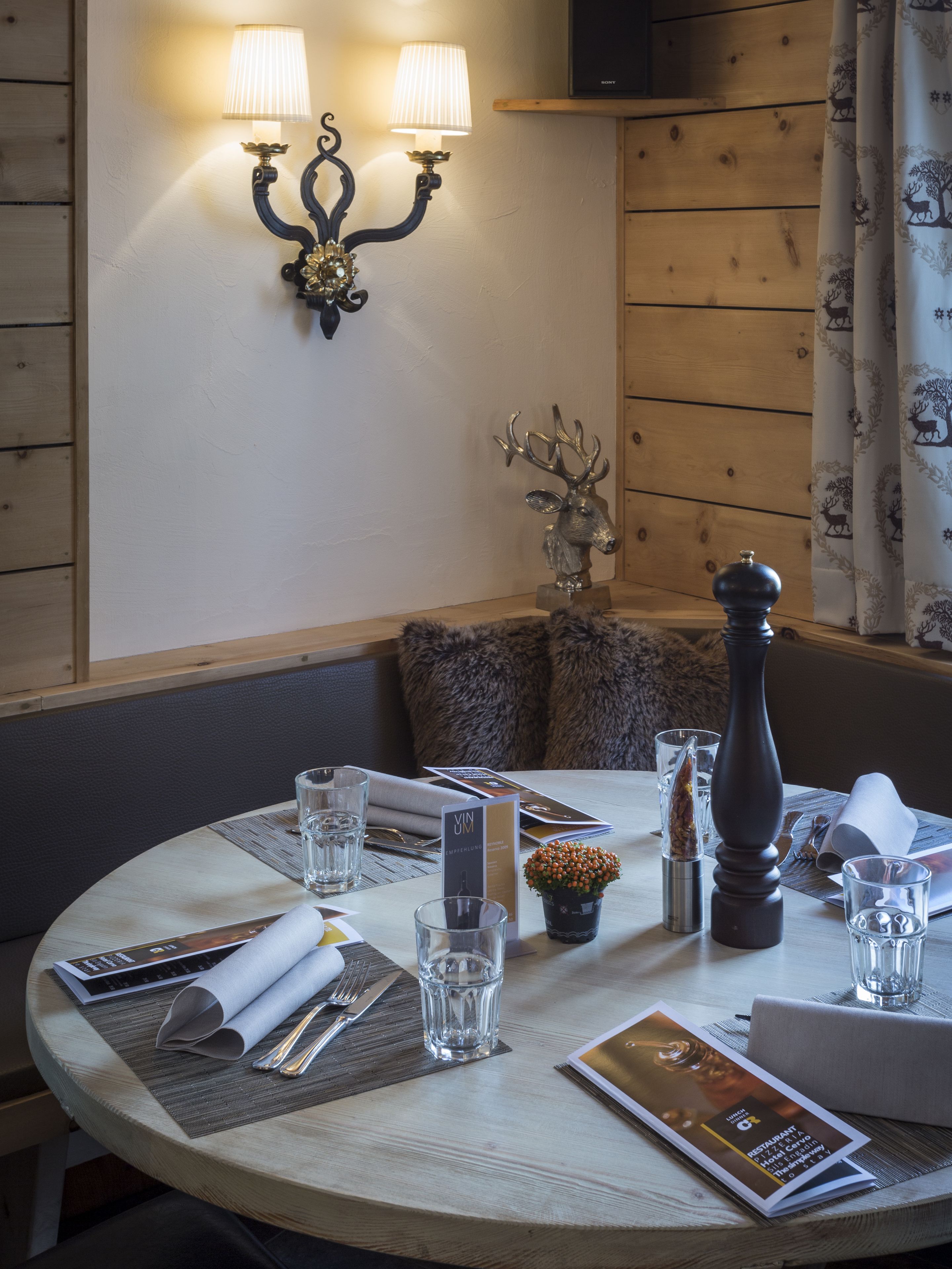 lunch and dinner served, regional cuisine