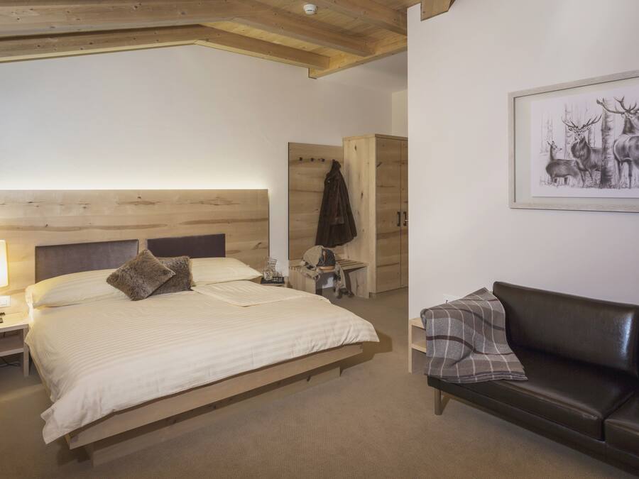 Deluxe tweepersoonskamer, balkon, uitzicht op golfbaan | Een kluis op de kamer, babybedden (toeslag), extra bedden (toeslag)