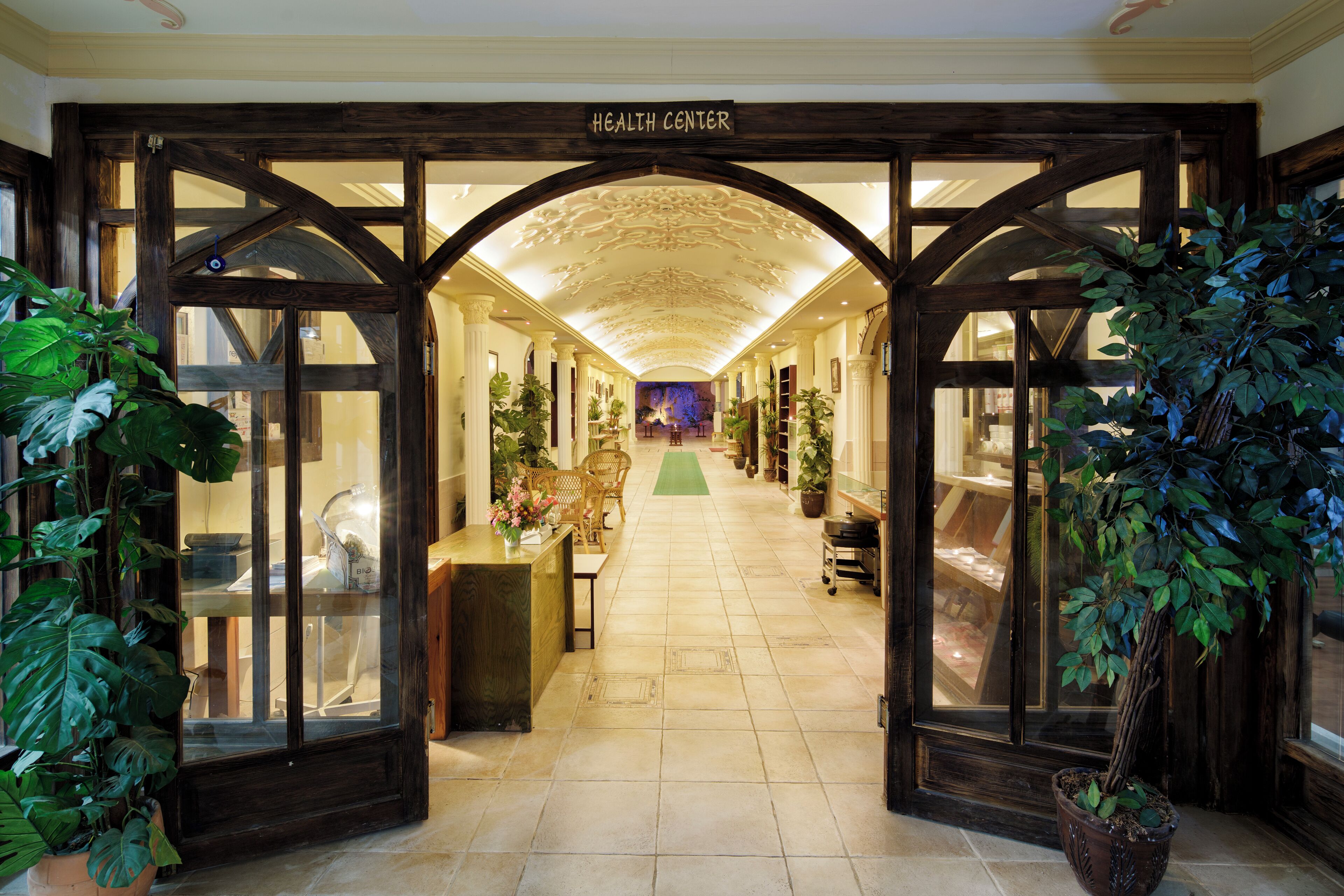 ساونا، حمام تركي، علاجات للجسم، جلسات تدليك بالأحجار الساخنة