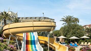Indoor pool, 2 outdoor pools, pool umbrellas, pool loungers