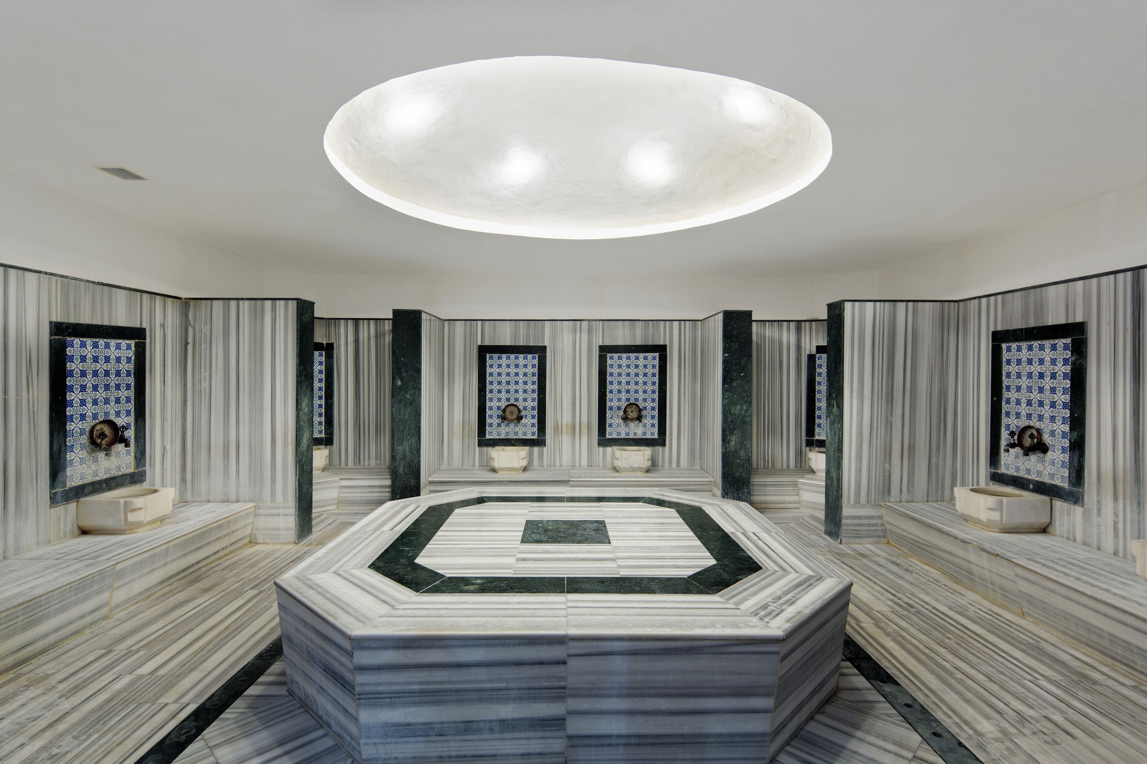 ساونا، حمام تركي، علاجات للجسم، جلسات تدليك بالأحجار الساخنة