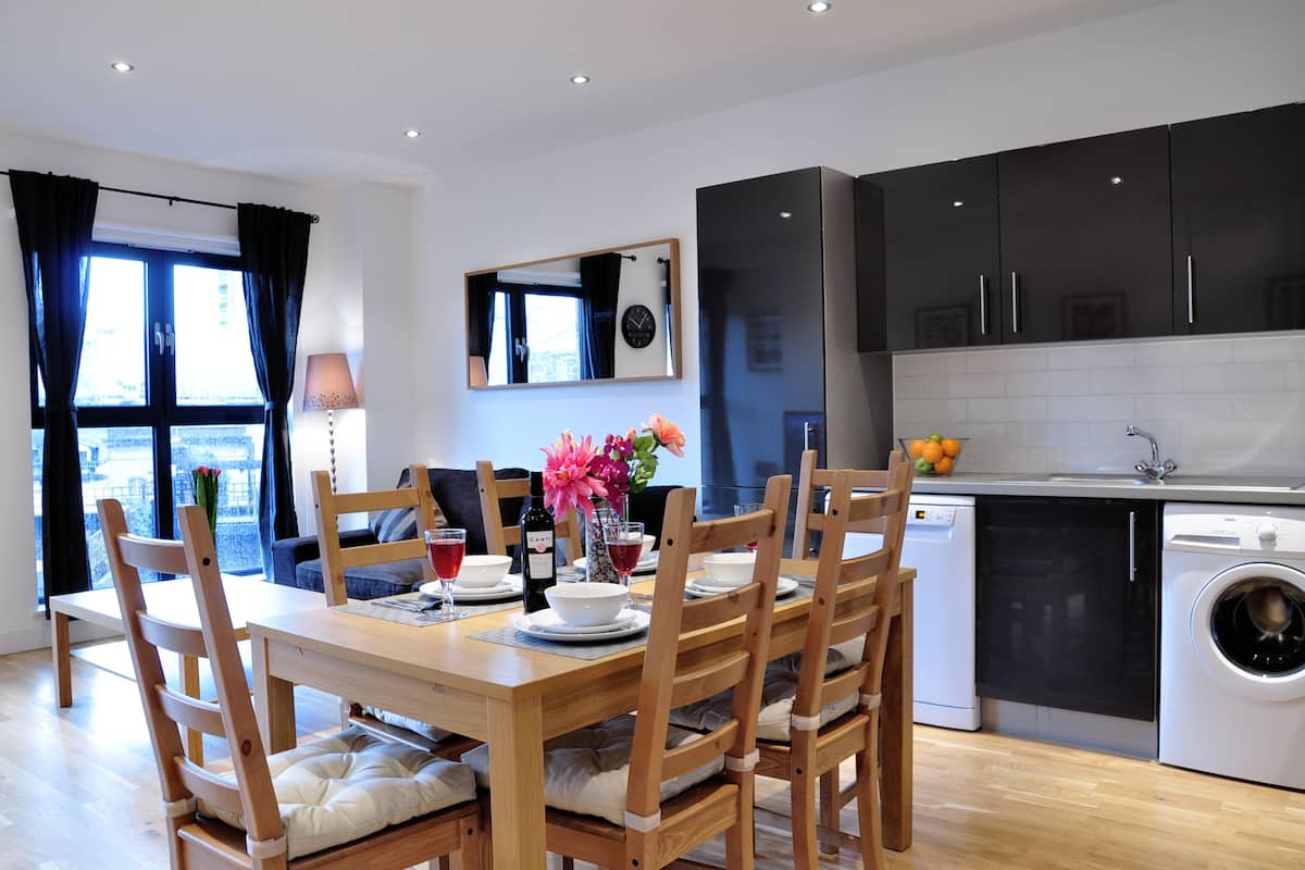 Apartment, 1 Bedroom | In-room dining