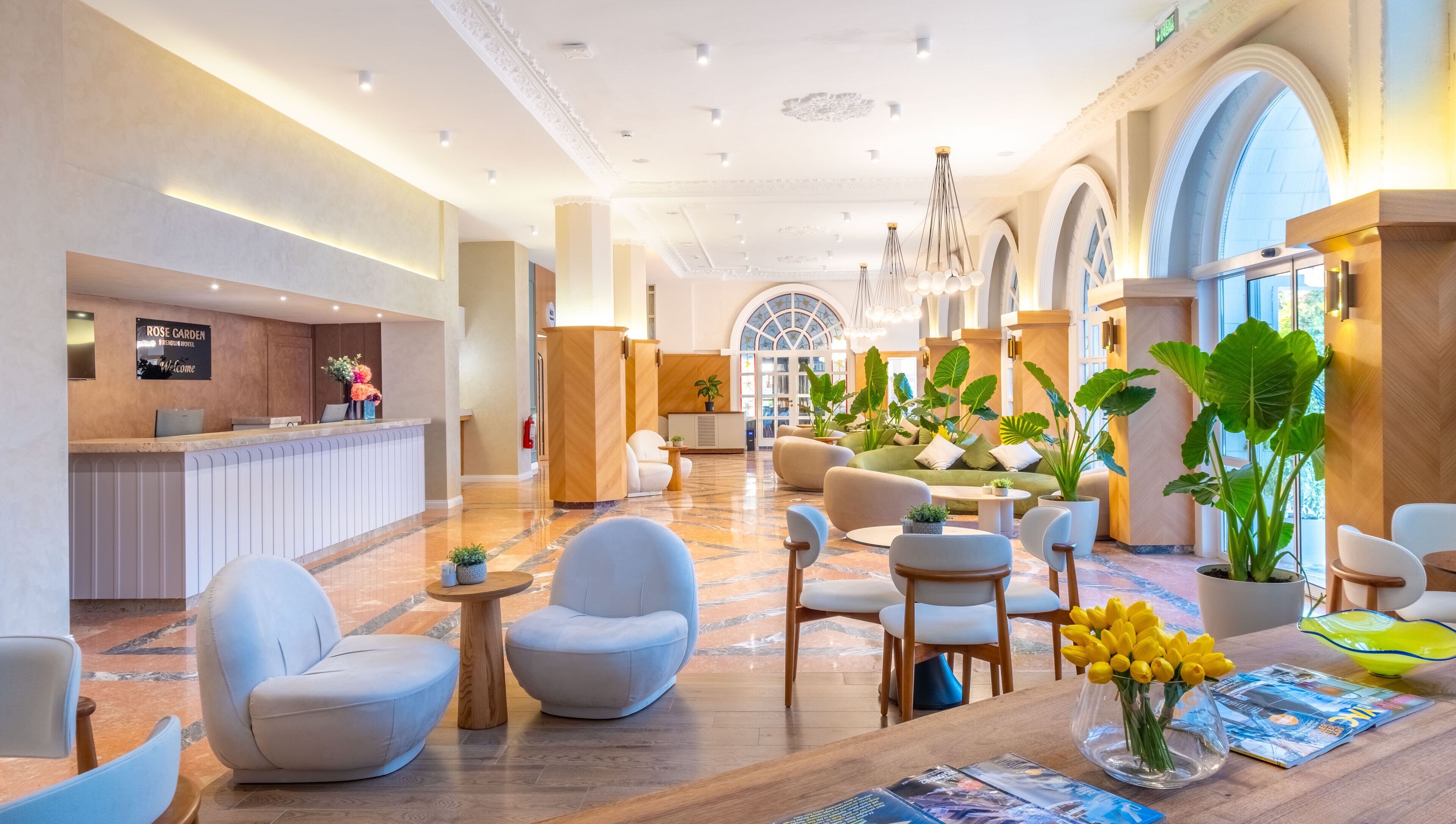 Coin salon dans le hall