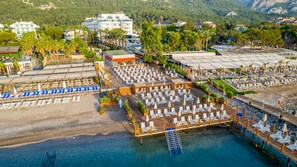 私人海灘、免費海灘接駁車、免費海灘小屋、躺椅