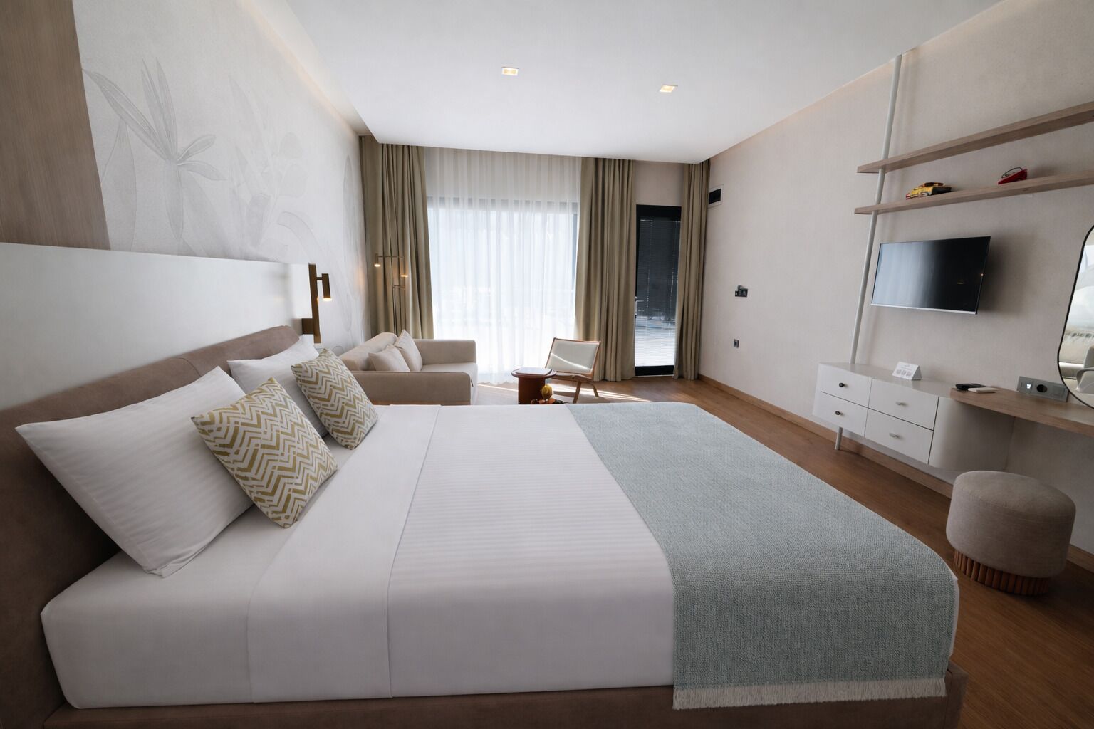 Premium Quadruple Room | Cadar kapas Mesir, peralatan tempat tidur premium, busa memori 