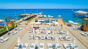 Private beach, free beach shuttle, free beach cabanas, sun-loungers - Rose Garden Premium Hotel (Kemer)