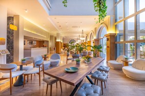 Lobby sitting area - Rose Garden Premium Hotel (Kemer)