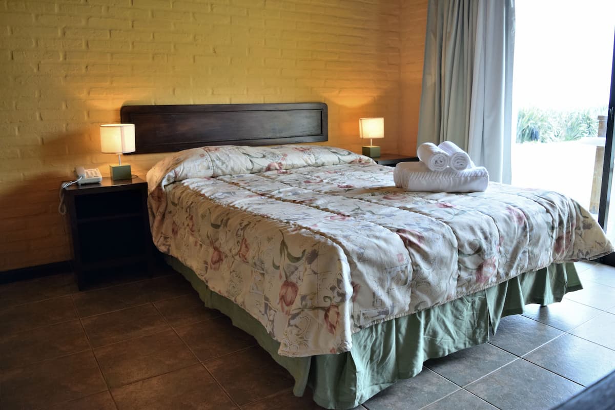Standard Double Room | Peti besi dalam bilik, katil bayi/kot (percuma), Wi-fi percuma