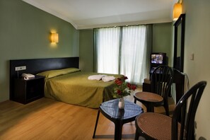 Premium bedding, minibar, desk - Blue Pine Hotel (Kemer)