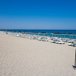 Spiaggia privata nelle vicinanze, lettini da mare, ombrelloni, pallavolo
