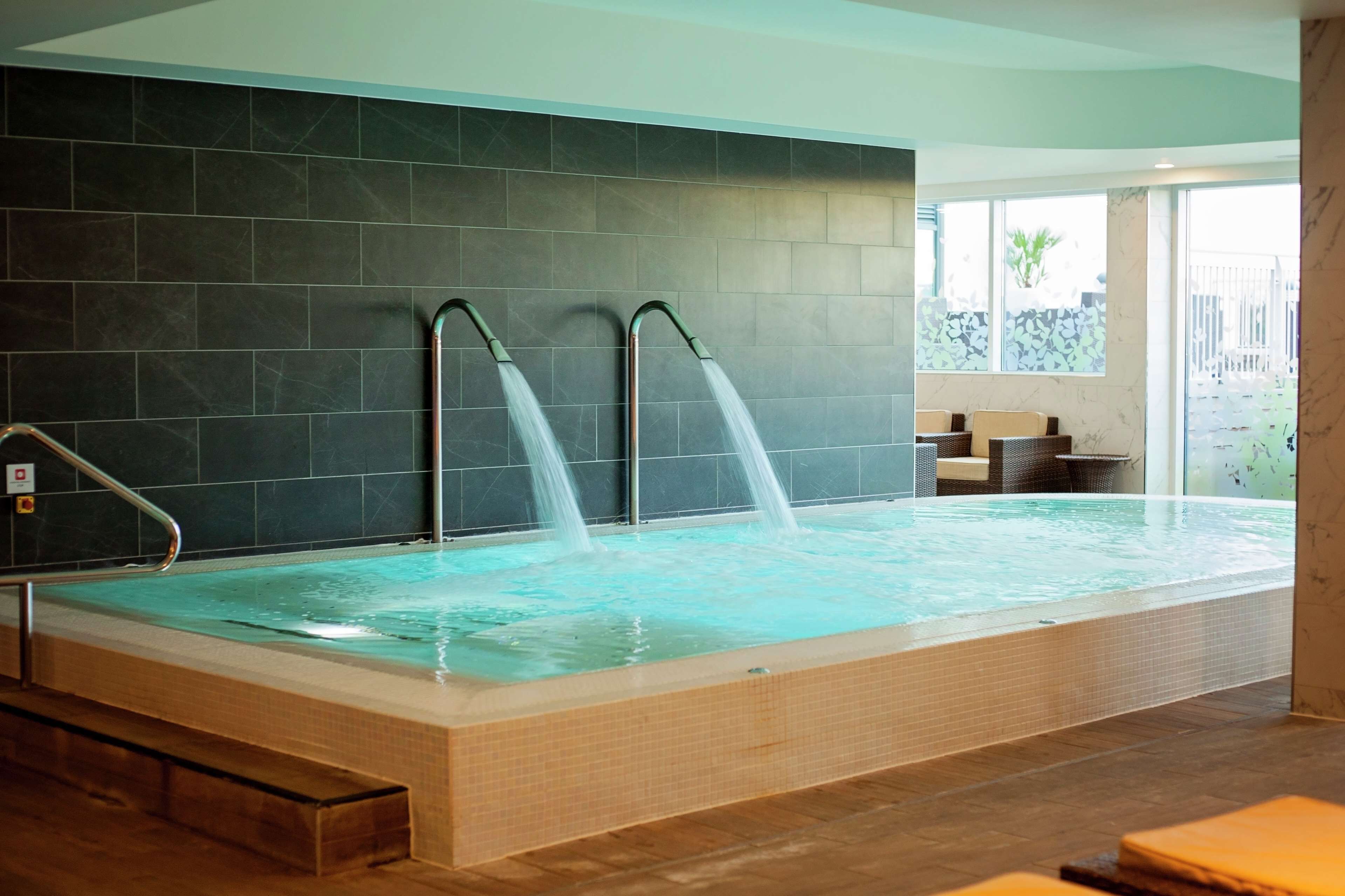couples treatment room(s), sauna, hot tub, steam room, body treatments