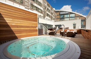 Couples treatment rooms, sauna, hot tub, steam room, body treatments