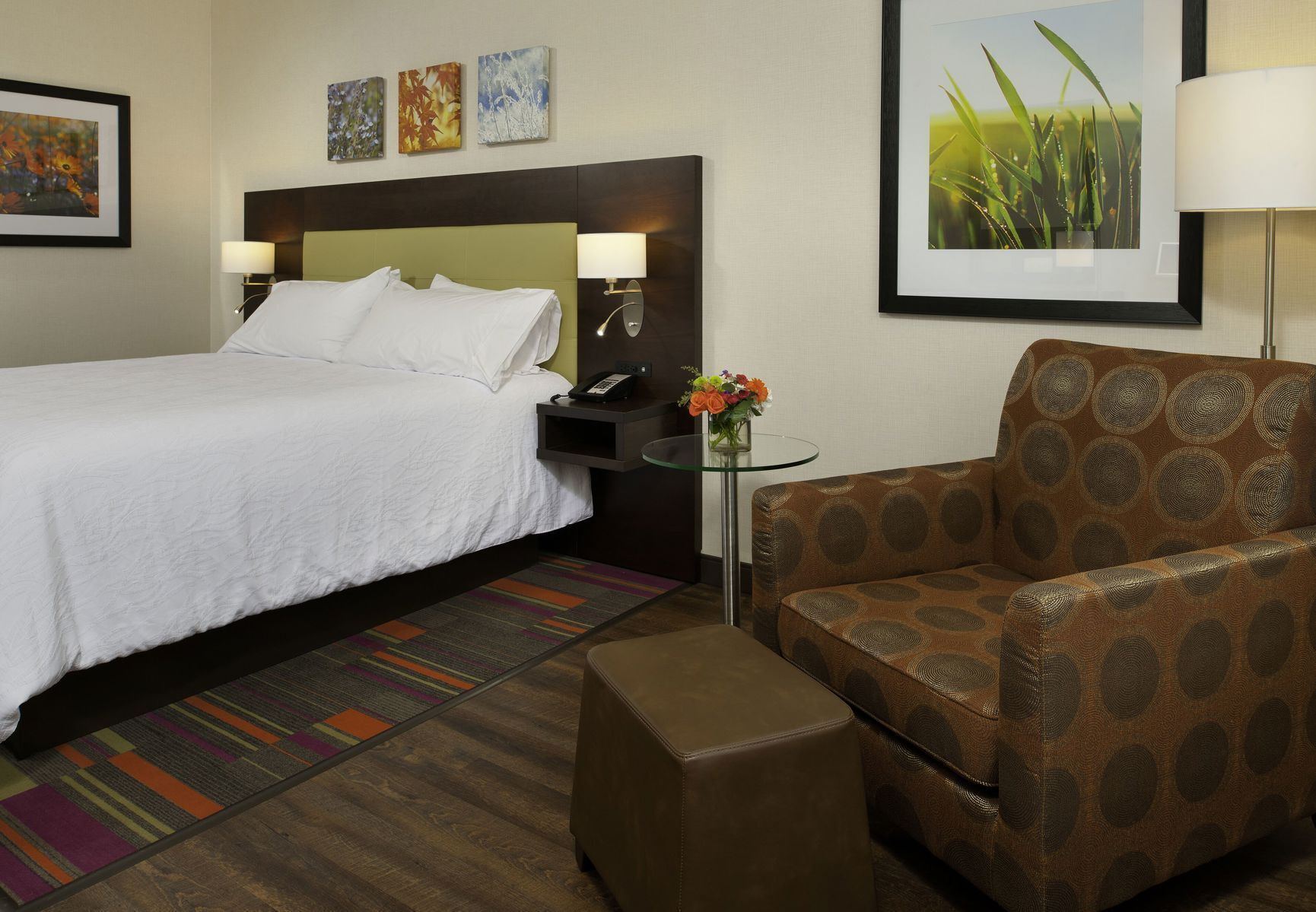 เครื่องนอนระดับพรีเมียม, ผ้านวมขนเป็ด, ตู้นิรภัยในห้องพัก