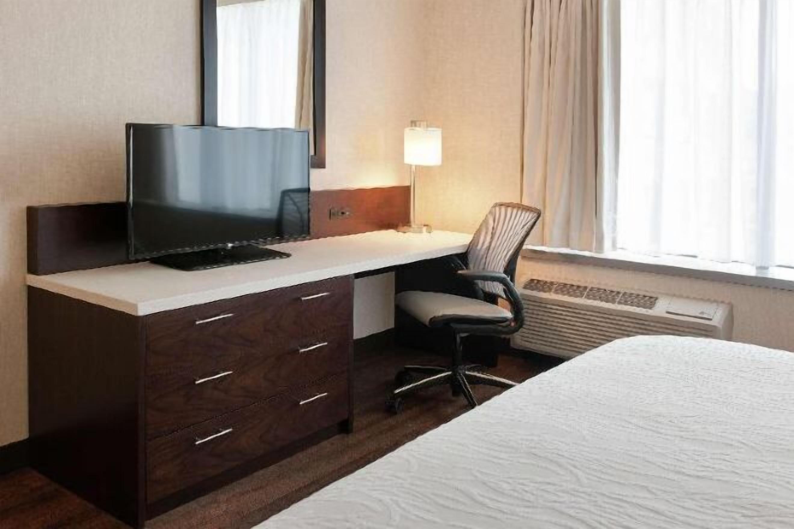 고급 침구, 오리/거위털 이불, 객실 내 금고, 노트북 작업 공간