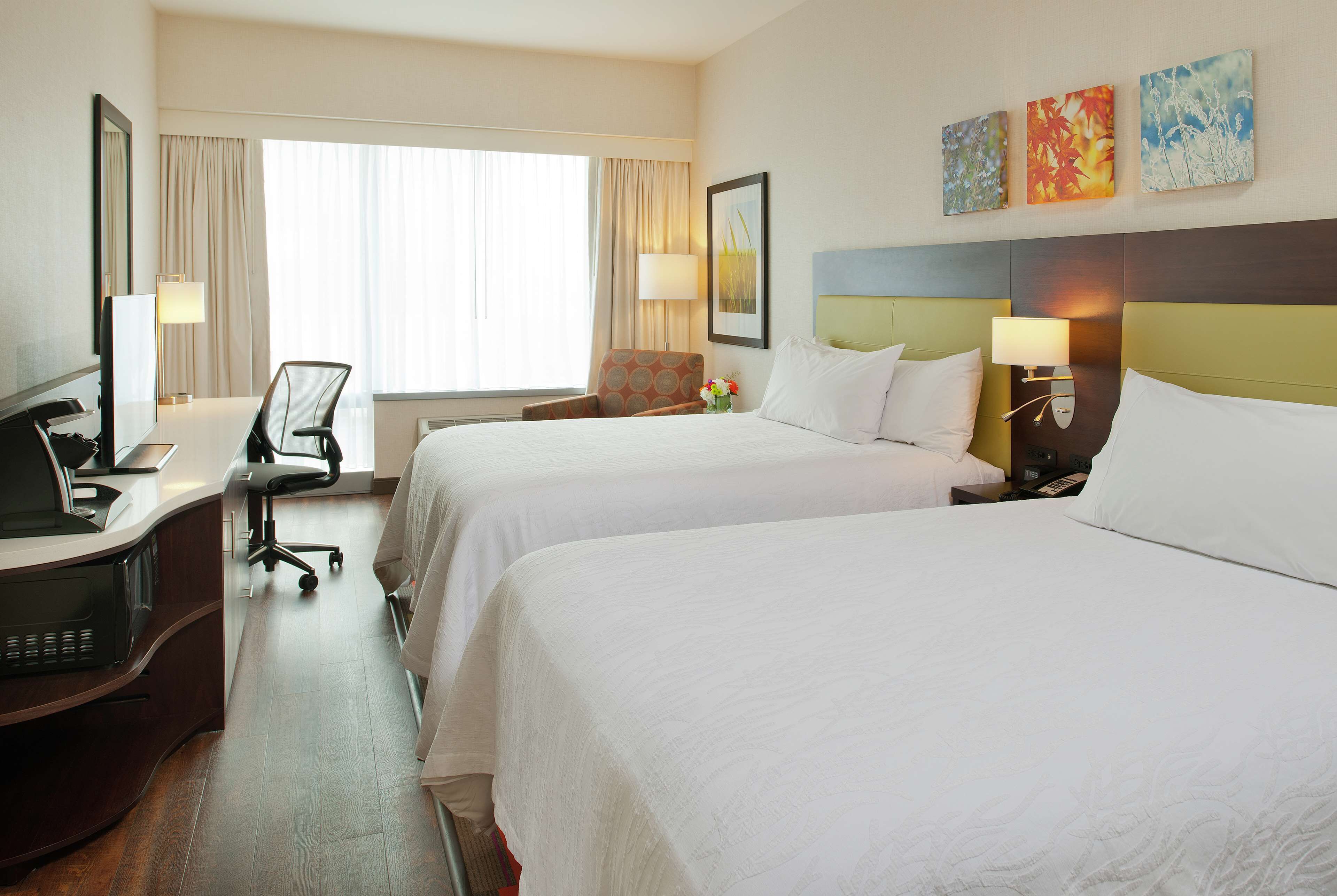 Photo - Hilton Garden Inn Pittsburgh Downtown