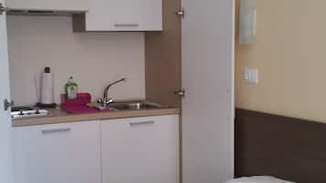 Quadruple Room, Kitchenette | Desk, free WiFi
