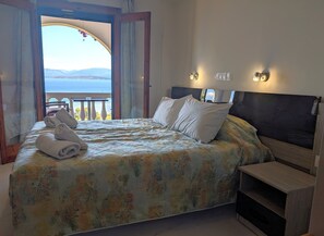 Superior Studio, Sea View | In-room safe, laptop workspace, free WiFi, bed sheets