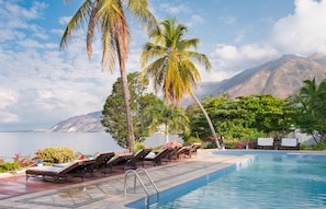 Outdoor pool - Wahoo Bay Beach Club & Resort (Arcahaie)