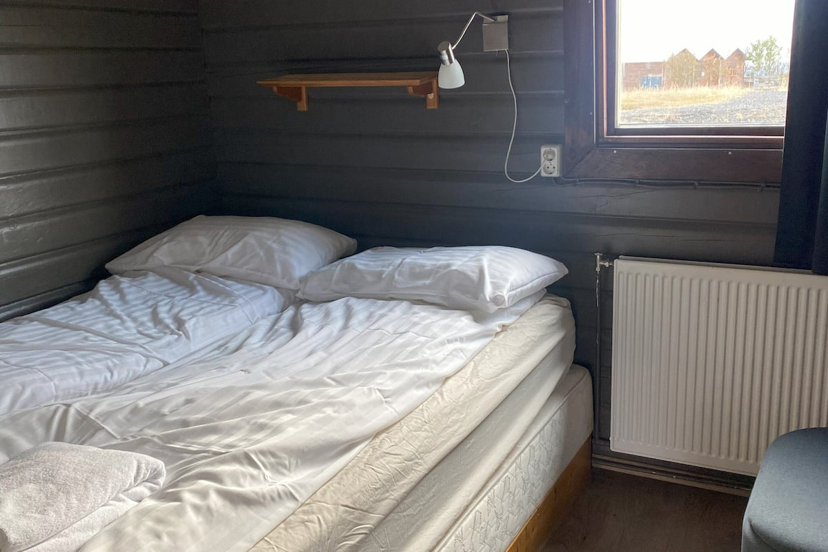 Economy Cottage, 2 Bedrooms | 1 bedroom, premium bedding, desk, laptop workspace