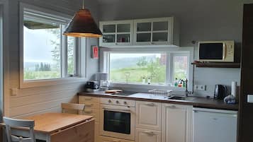 Refrigerador, microondas, placa de cocina, cafetera/tetera