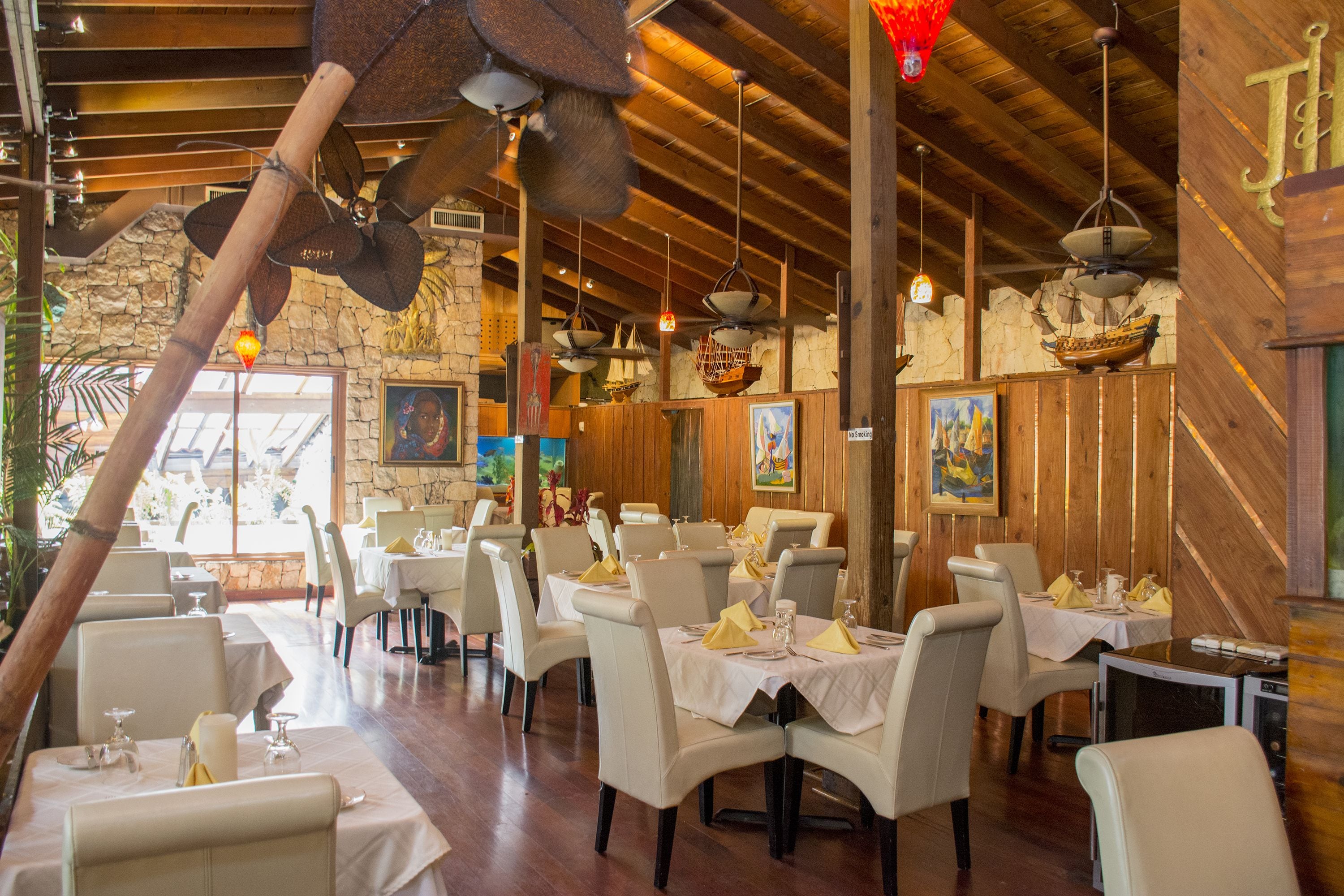 lunch and dinner served, fusion cuisine