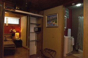 Moderate Room, 1 Full bed | In-room safe, free WiFi