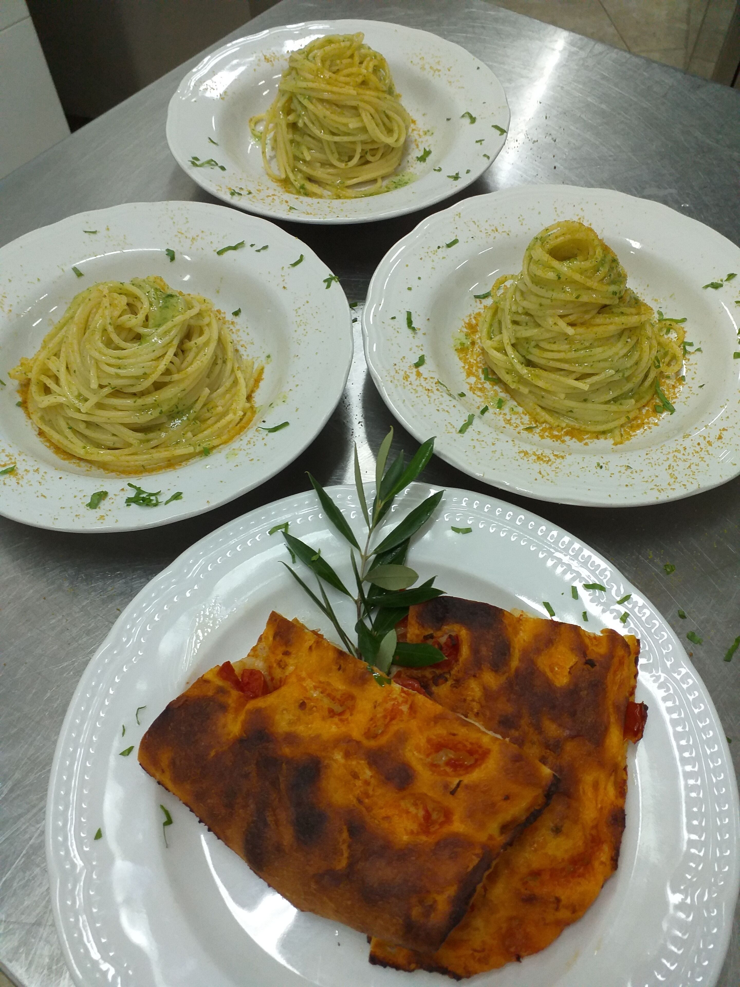 breakfast and dinner served, regional cuisine