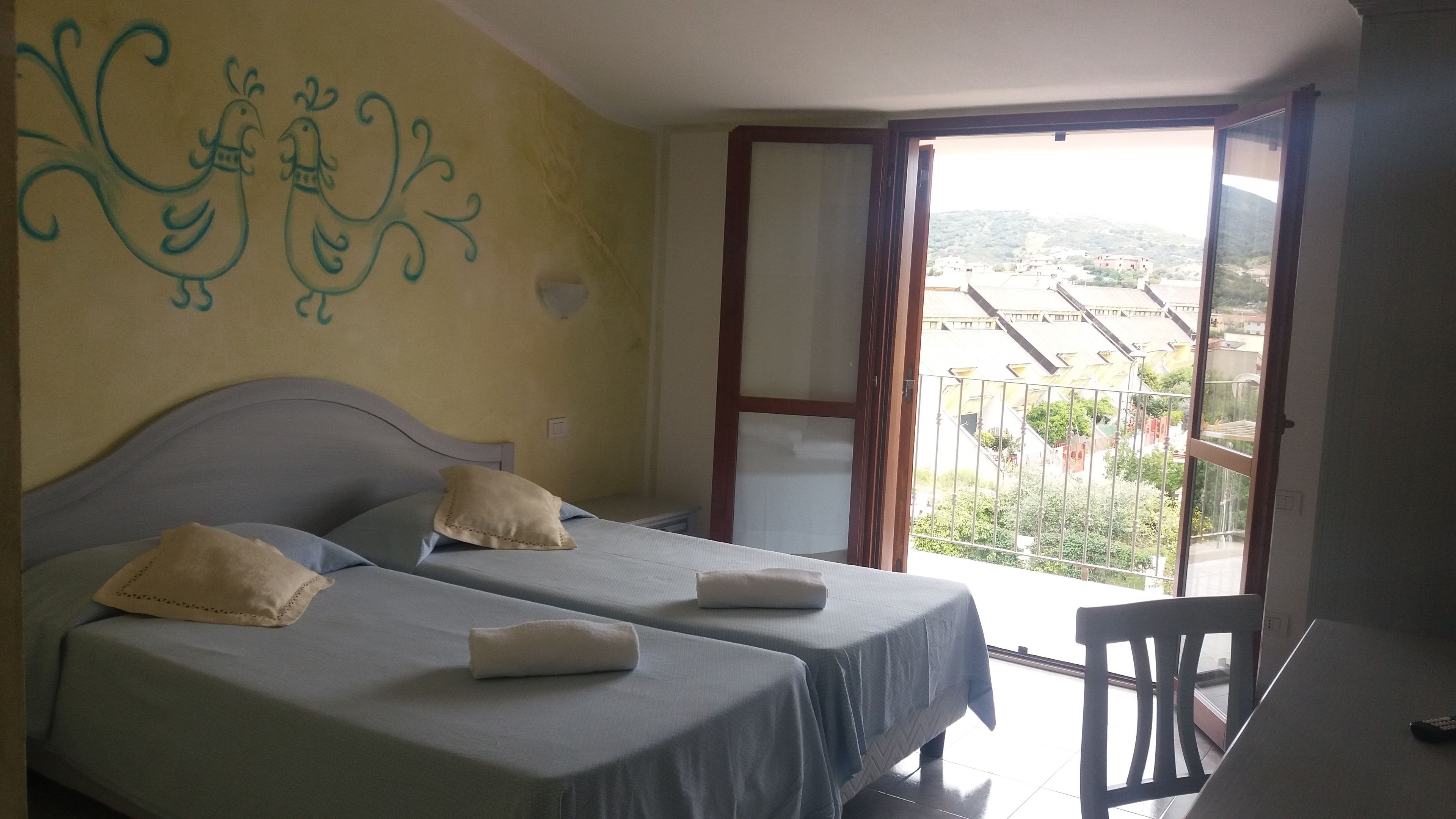 double room, balcony, garden view | individually decorated, individually furnished, desk, soundproofing
